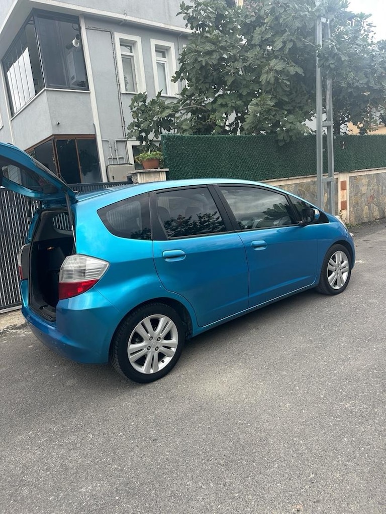 2010 honda jazz - 4