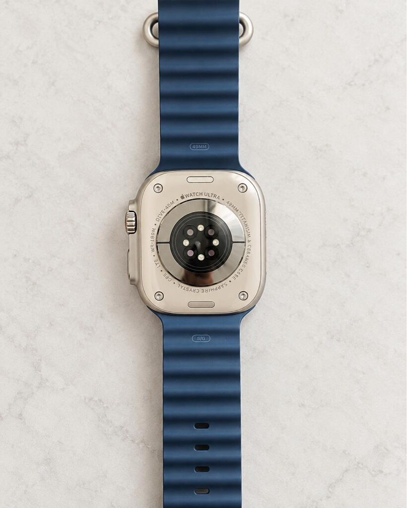 Apple Watch Ultra 2 – 49 mm – GPS + Cellular - 3
