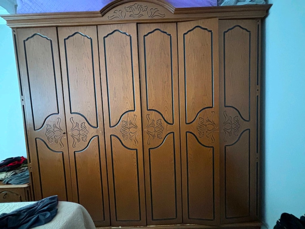 MDF Klasik Ahşap Yatak Odası Takımı (Gardırop+ Şifonyer+komodinler)