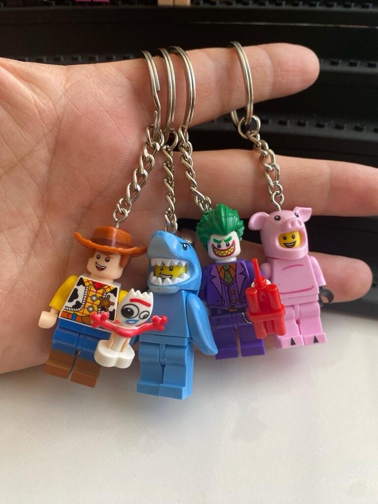 Lego Hello Kitty, Woody, Shark Suit Guy Anahtarlık - 9