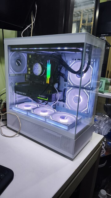 RYZEN 7 7800x3D RTX 5060Tİ 32 gb 2tb 6 AYLİK GAMİNG KASA