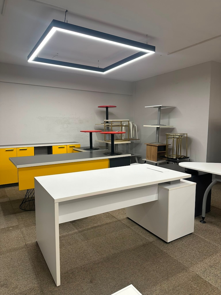 KLAS OFİS ÜSKÜDAR 160x80 BEYAZ KESON AYAKLI ÇALIŞMA MASASI - 2