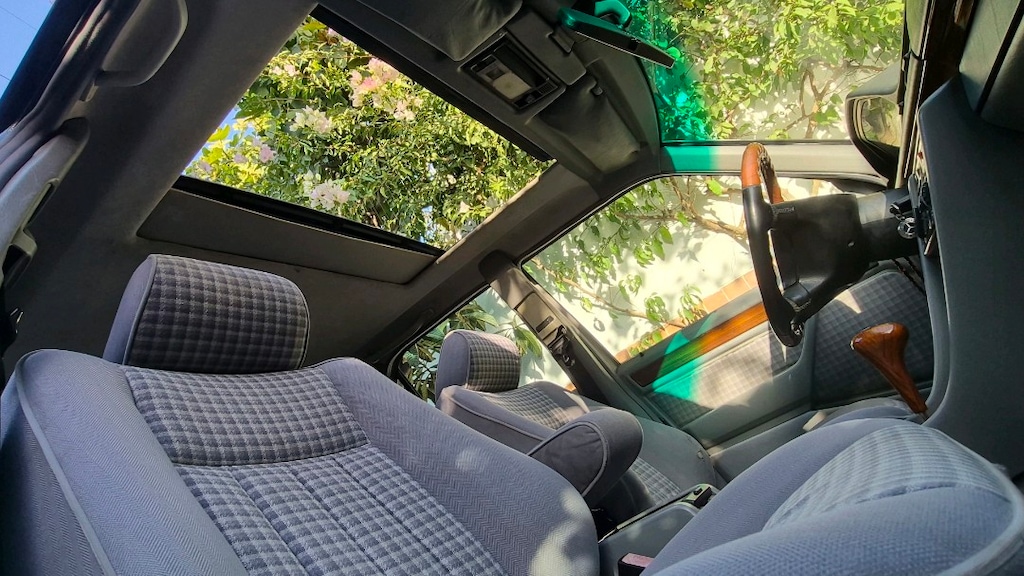 94 MODEL E200 - 18