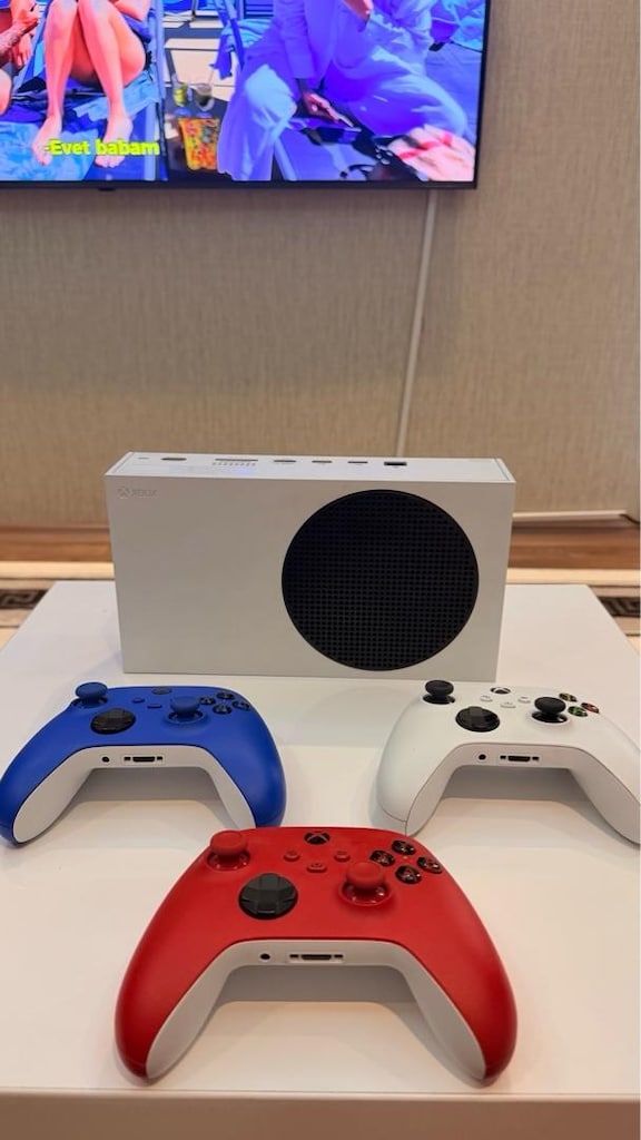 Xbox Series S 512 GB + 3 Kol | 4 Aylık | PlayStation 5’le Takas Olur