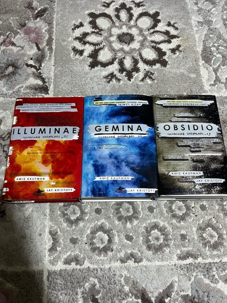 ILLUMINAE DOSYALARI SERİSİ (CİLTLİ) - 2