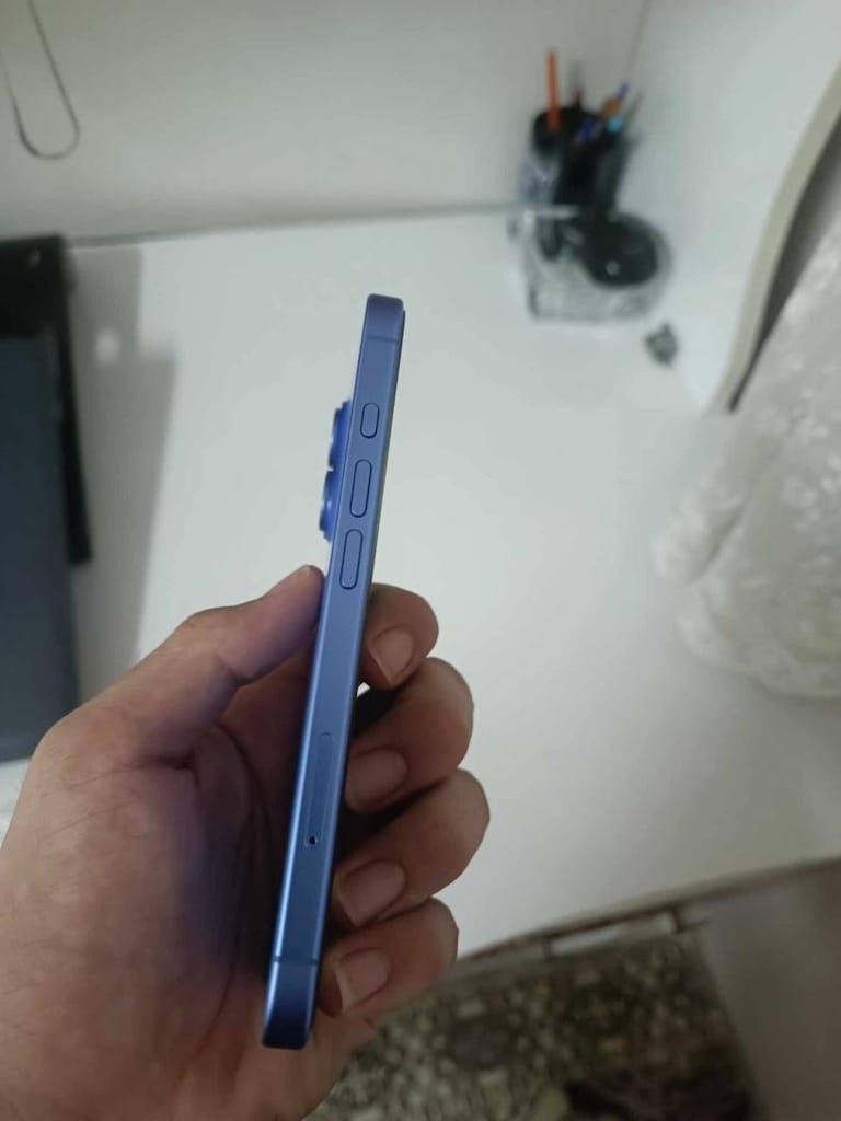 GARANTİLİ İPHONE 16 - 4