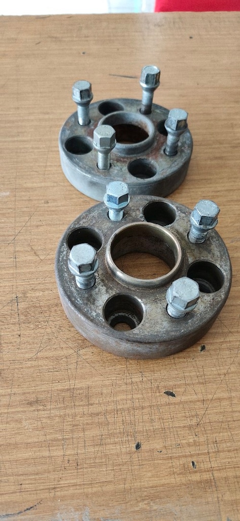 4x100 4x98 3cm 3.5cm flanş bijonları tam dişleri iyi - 4