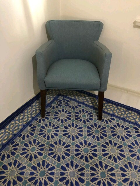 tek ahşap koltuk