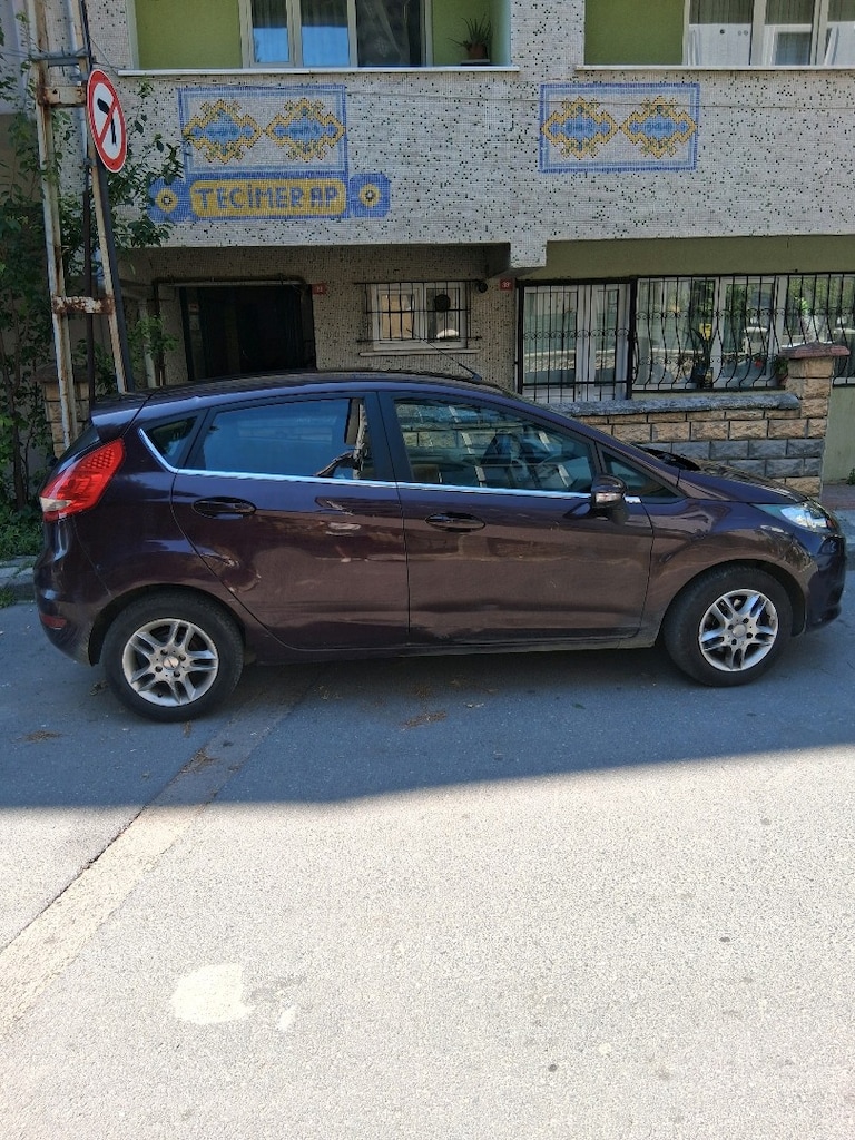 sahibinden ağır hasarsız fiesta - 8