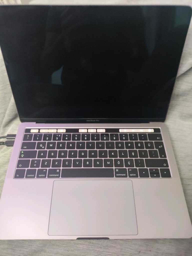 Macbook Pro Toucpad - 2