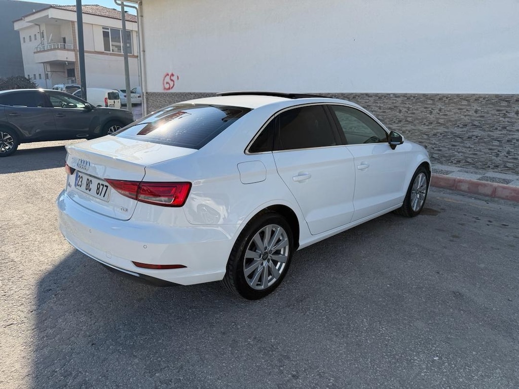 HATASIZ 2016 160 Binde Audi A3 1.6tdi Design Line Cam Tavanlı - 2
