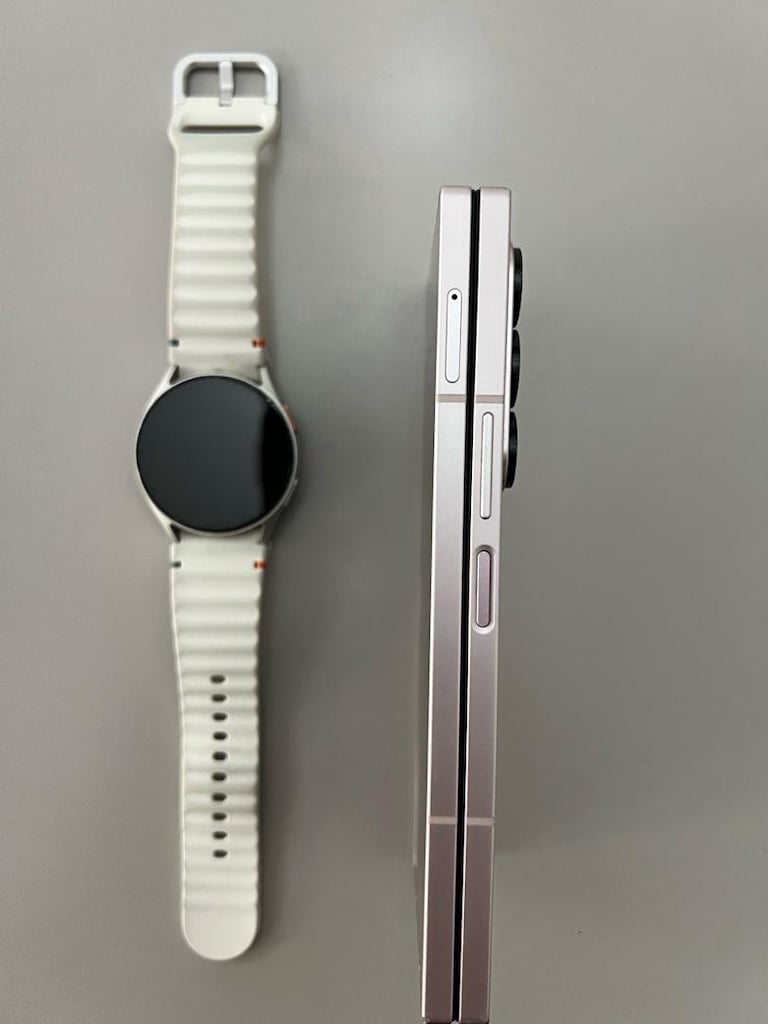 Samsung galaxy z flod 6 512 GB ve Watch 6 - 3
