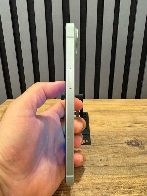 İphone 15 Plus Yeşil 128GB - 3