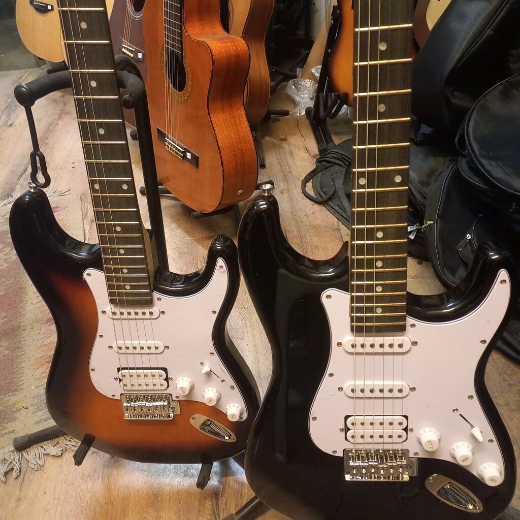 Lea HSS sifir elektro gitarlar.. kutusunda - 2