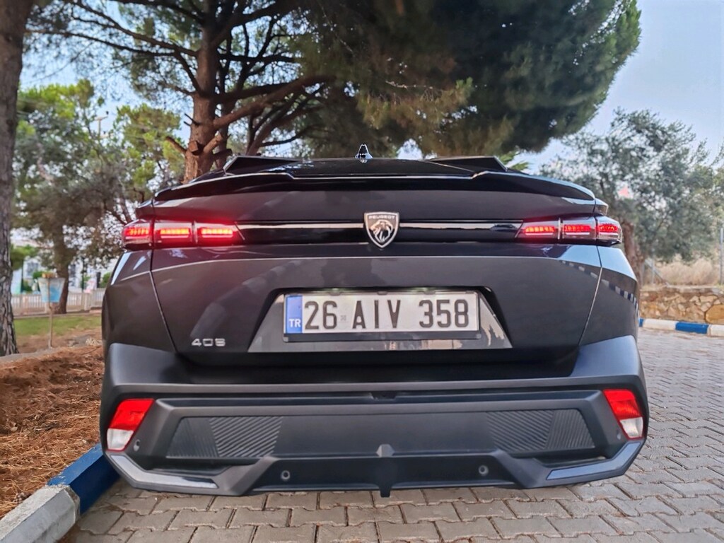 Peugeot 408 - 13