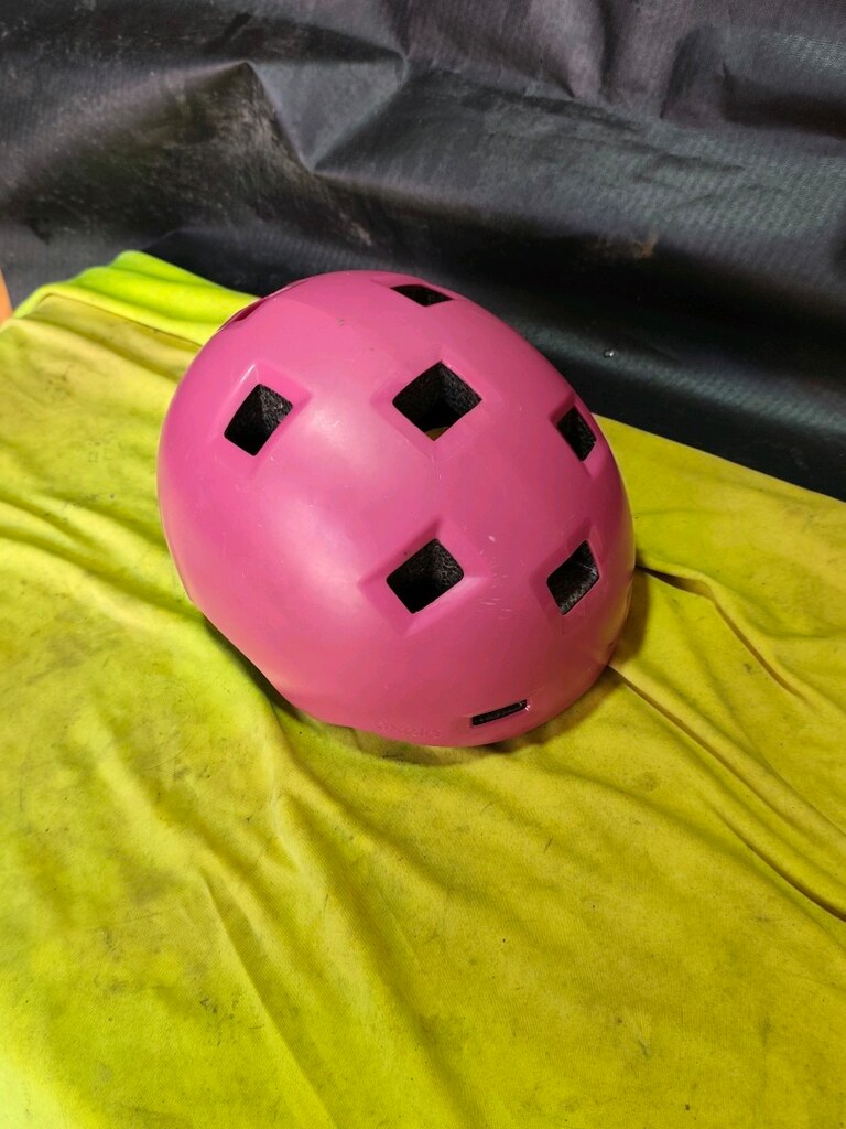 minikler için Decathlon marka kask