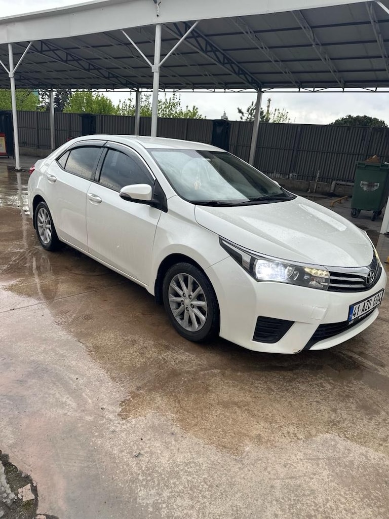 2014 Toyota corolla - 4