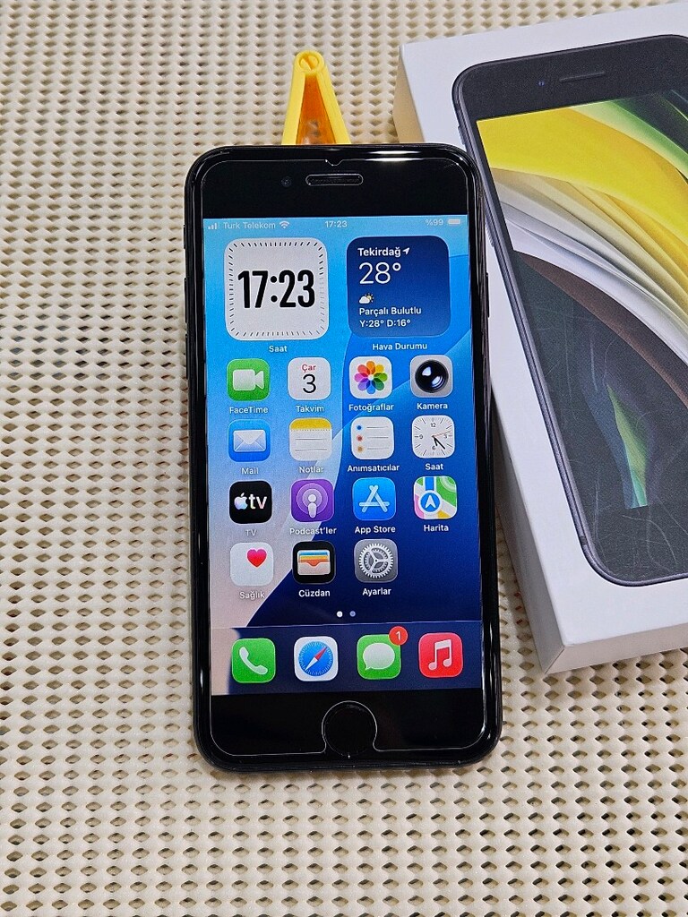iPhone SE Siyah 64 GB - 2