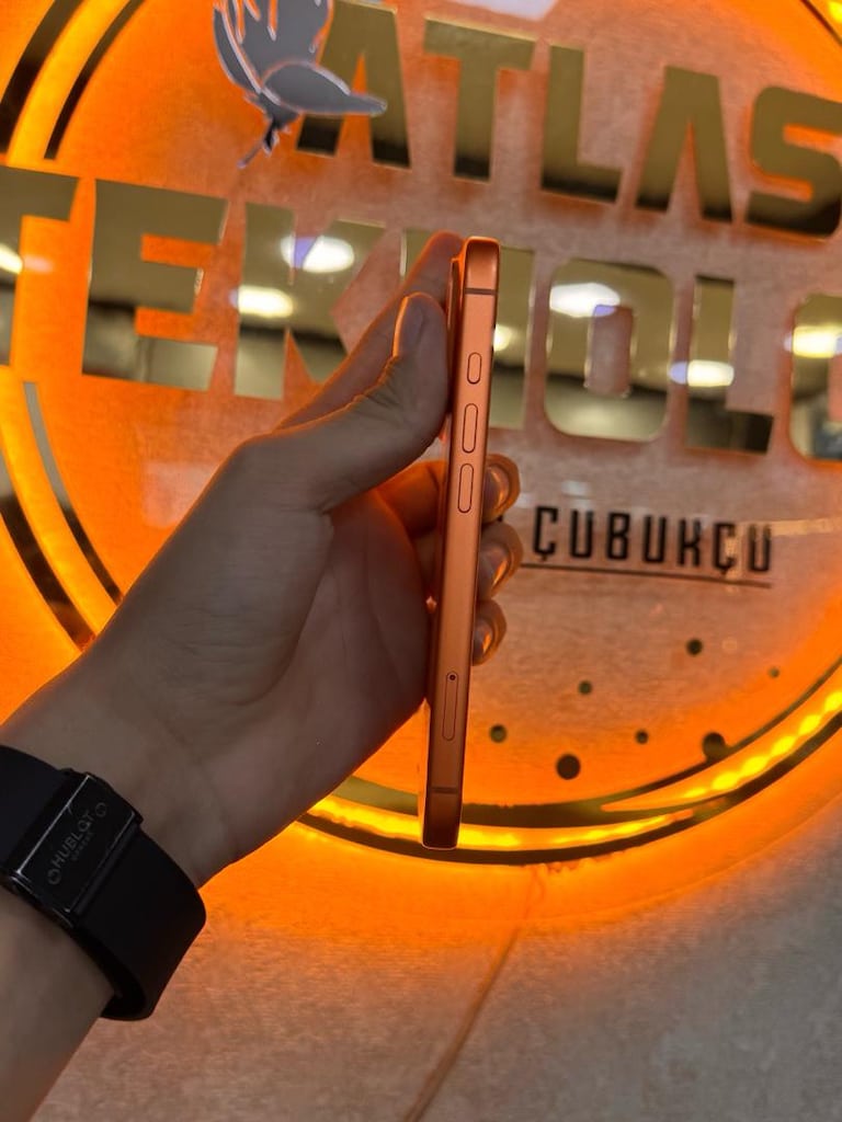 PORTAKAL İPHONE 17 PRO YILI DÖNDERİYOR !! - 3