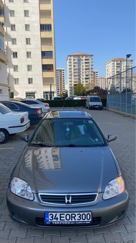 Honda Civic 1.4 - 8