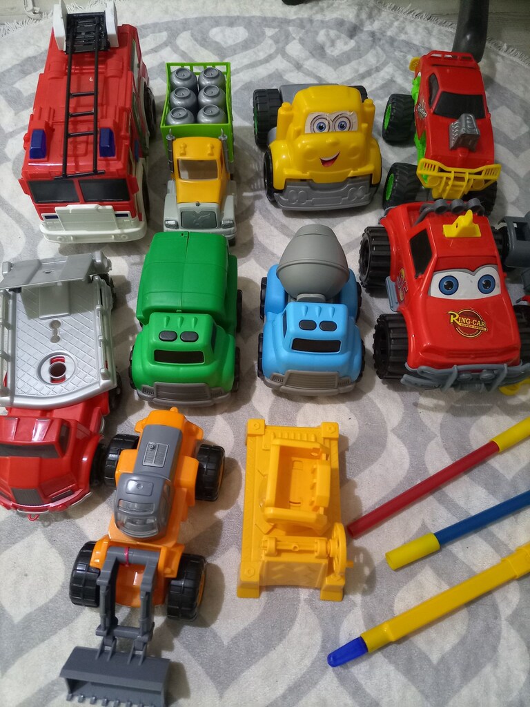 1 Kamyon ve büyük oyuncaklar Komple satılık - 2