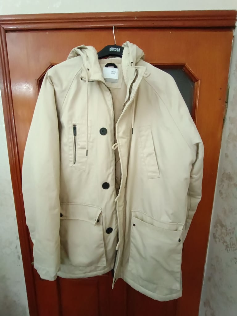 Bershka Erkek Kapüşonlu Kışlık Mont (XL Beden)