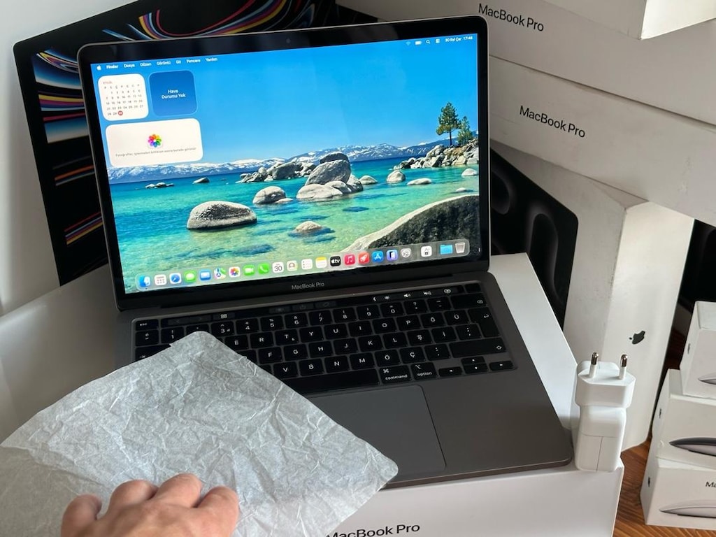 pil sağlığı çok iyi devir sayısı çok düşük macbook pro M2 çipli 13” - 8