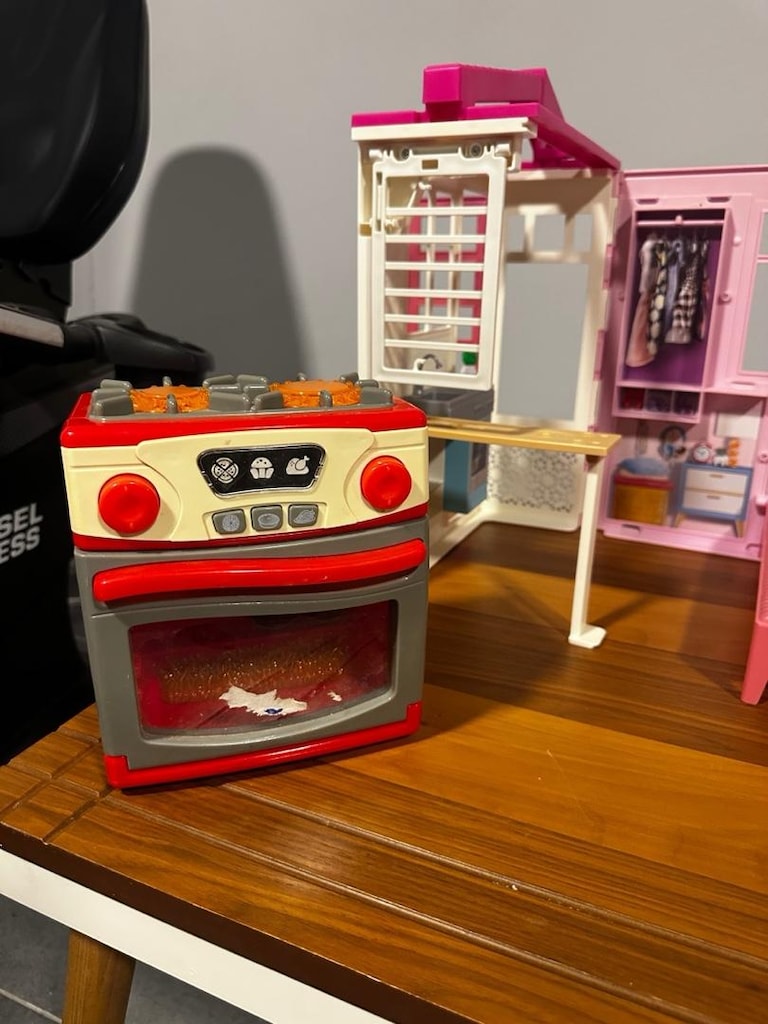 Barbie Bebekler Barbi evi arabası ve diğer eşyalar - 18