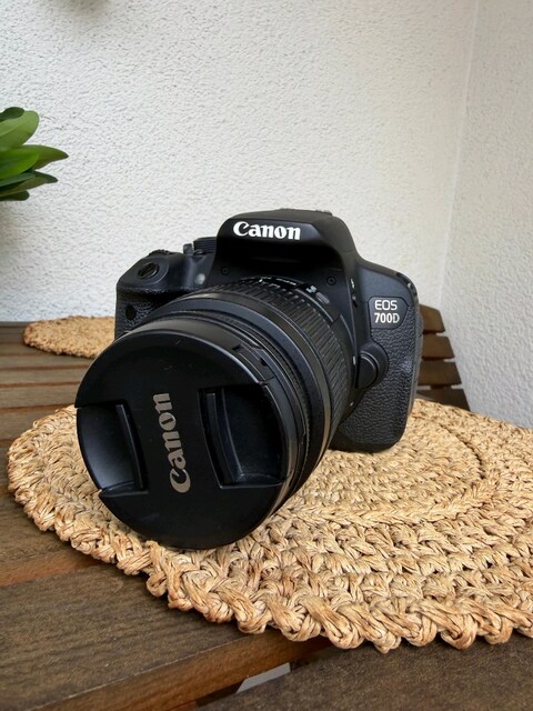 canon 700d temiz kullanılmış.