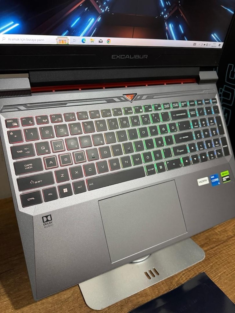 RTX4050 - Casper Excalibur - Temiz Gaming Laptop - 5