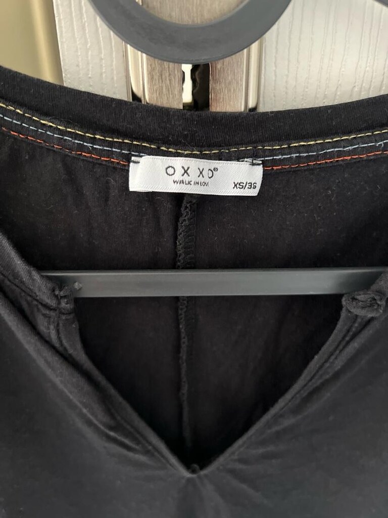 Siyah V Yaka Kısa Kollu Crop Bluz - 3