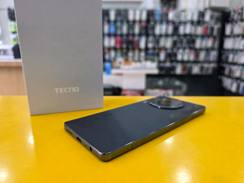 Tecno Camon 30, 256GB 8+5GB Ram. Tertemiz ve Sorunsuz. Siyah Renk - 5