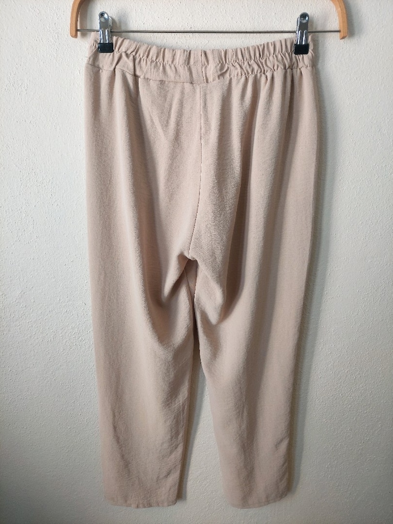 Beli lastikli cepli ince bej rengi spor pantolon - 4