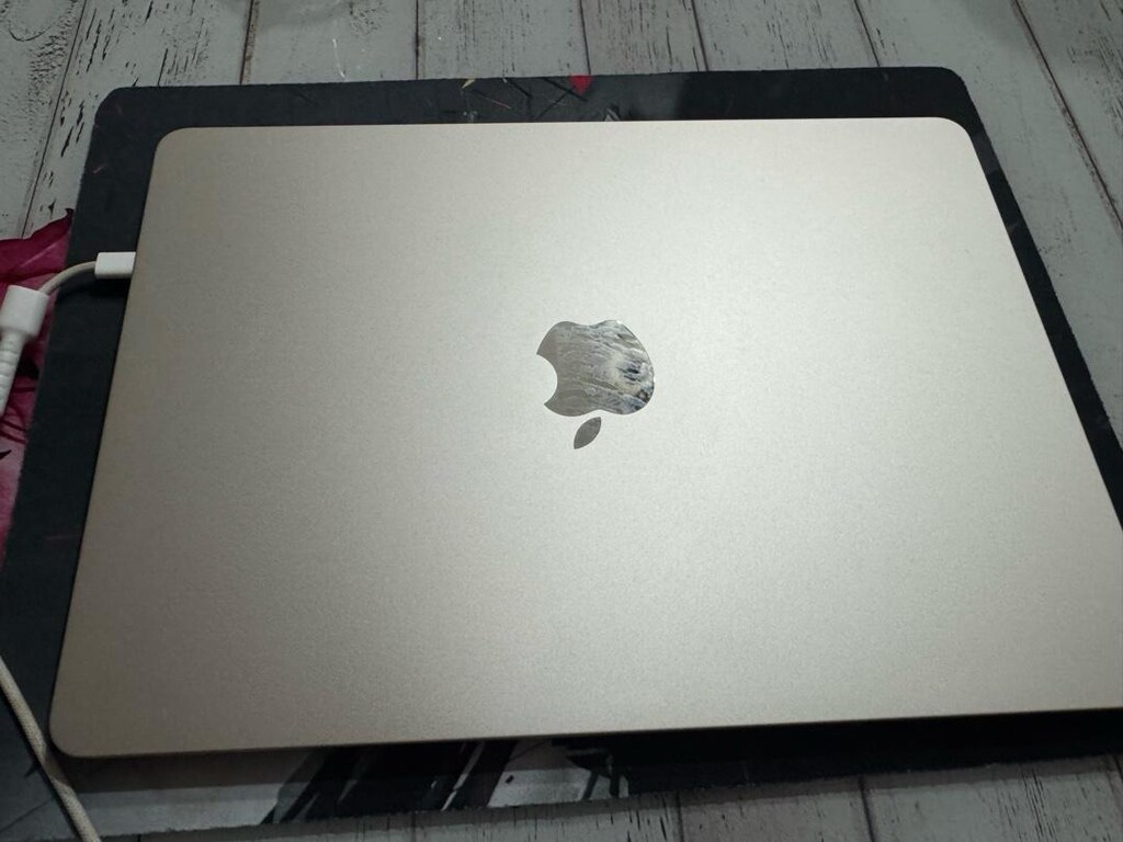 2022 Model MacBook Air M2 – 13,6” - 3