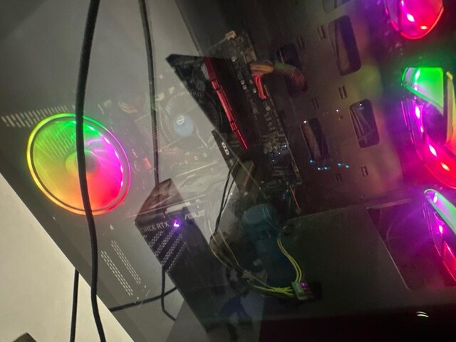 Toplama pc , monitör ve klavye maus dahil