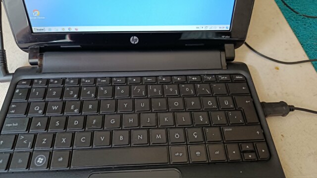 HP MİNİ NOTEBOOKTEMİZ KULLANIŞLI BATARYA ÖMRÜ UZUN