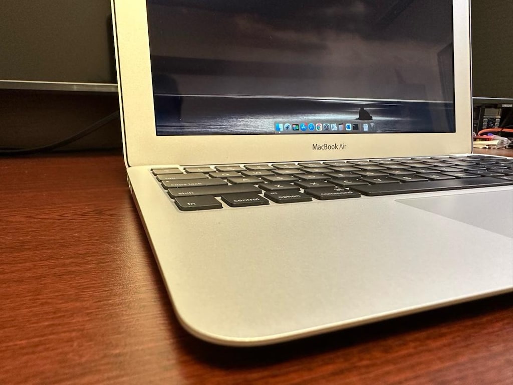 Macbook Air A1465 256gb - 4