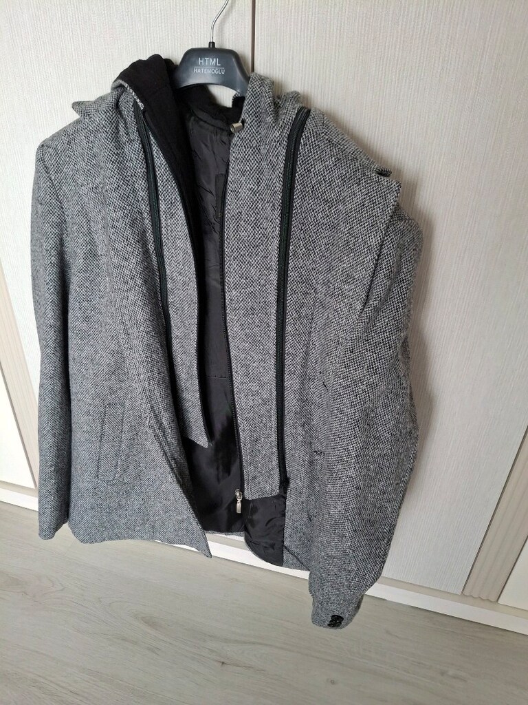 kapşünlü gri kaban bikere giyildi - 2