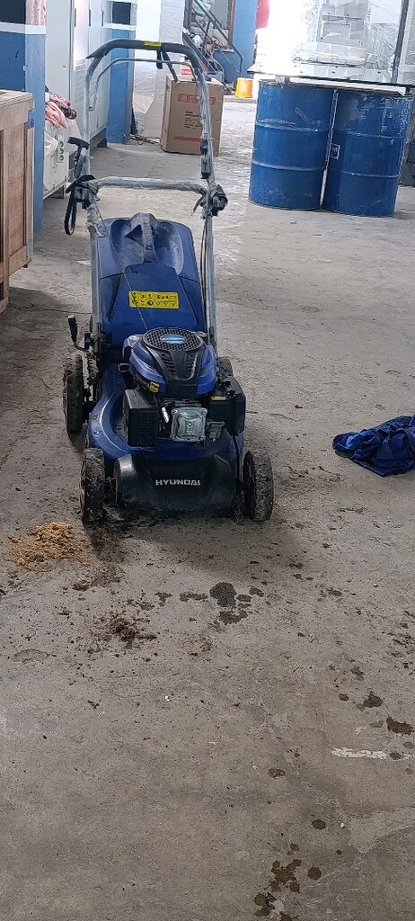 Tekerlikli ot biçme makinesi Hyundai 159cc - 2