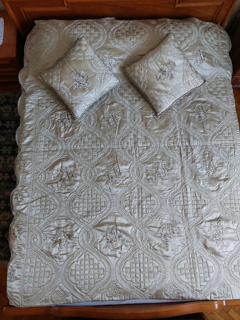 46 Yıllık Kusursuz Vintage Saten Yatak Örtüsü Takımı (2 Kırlentli) - 2