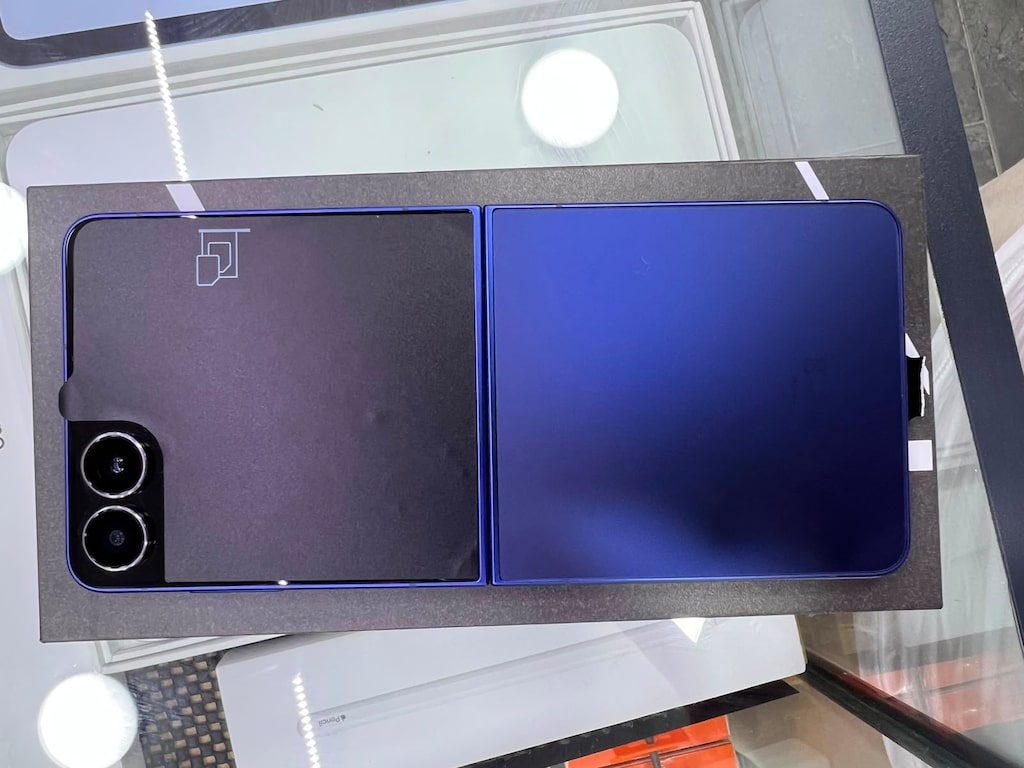 SAMSUNG Z Flip 7 - 12/256 GB - Samsung TR Garantili - 2