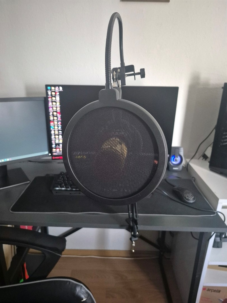 Kondenser Yayıncı Mikrofon Seti - Masa Standı & Pop Filtre Dahil - 2