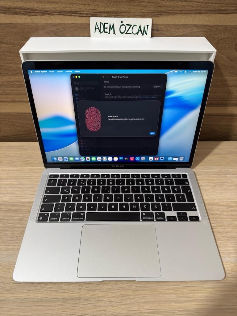 MacBook Air / M1 / 13 inç / 8 GB Ram / 256 GB Ssd - 4