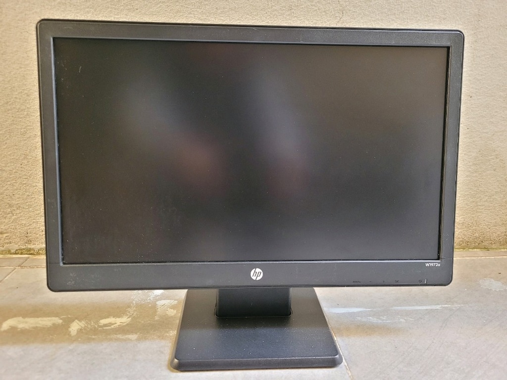 HP 19 inch kendinden hoparlörlü LED monitör - 3