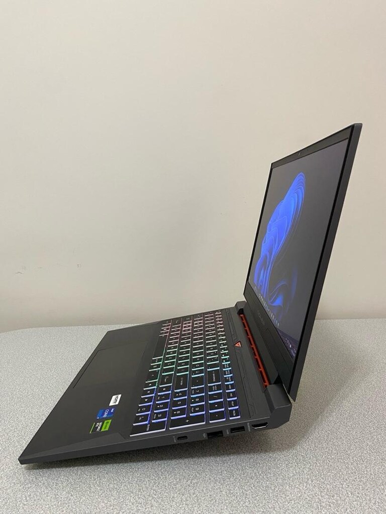 Casper Excalibur G870 i7-12700H RTX 4070 64GB RAM 2TB SSD - 5