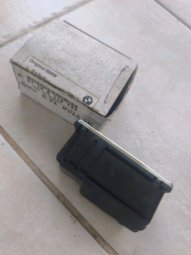 BMW e32 51168116734 Ön küllük yeni - 4