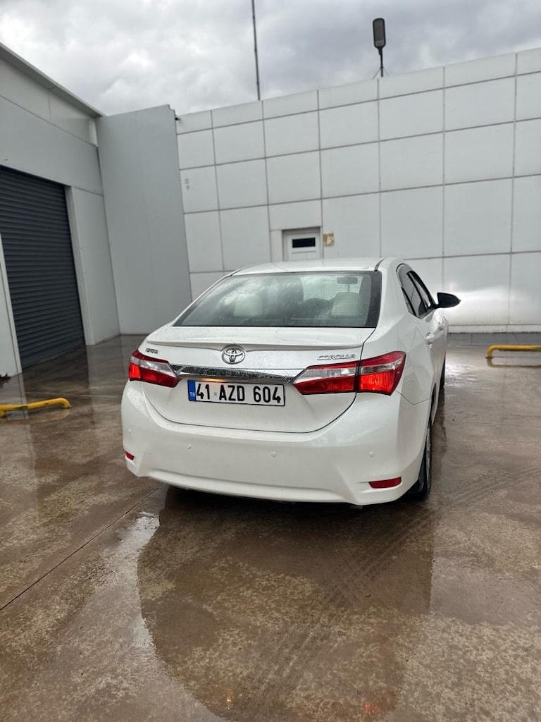 2014 Toyota corolla - 5