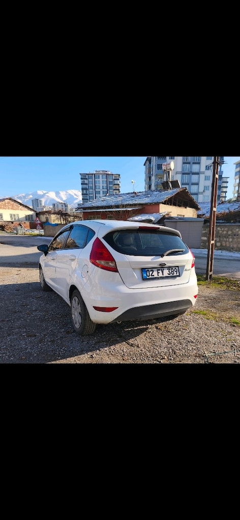 Ford Fiesta 2012 Model - 6