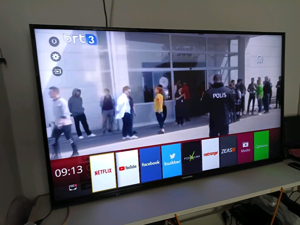 127 ekran GRUNDİG Neflix facebok twtter tv - 2