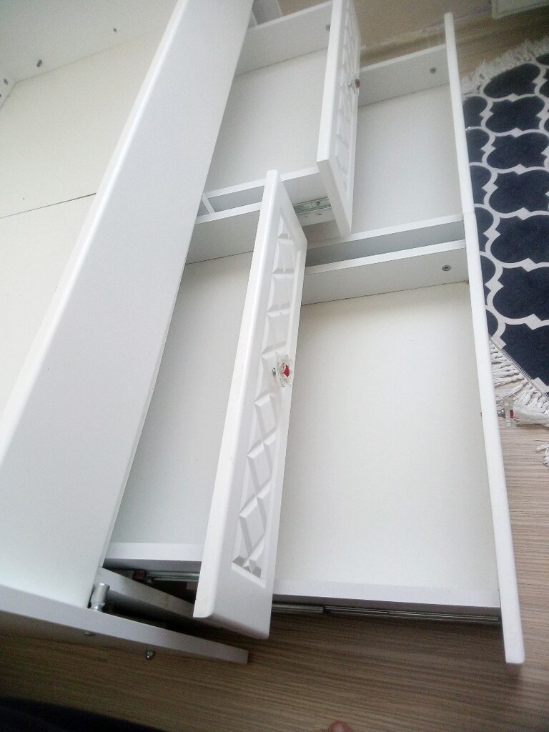 beşik tam takım eksik birşeyi yok 4 çekmece li onde korkuluguda var - 7